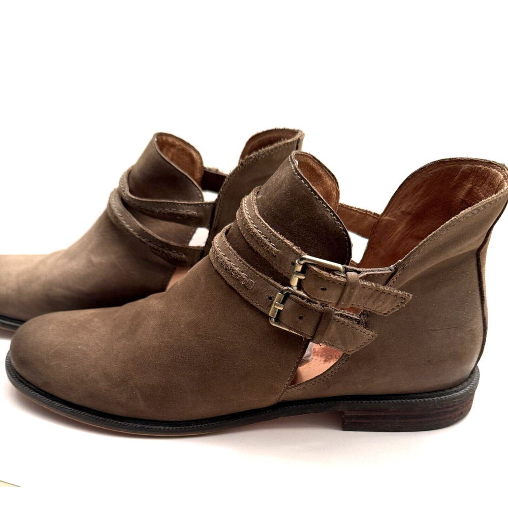 Women's Corso Como Islip Cutout Taupe Brown Double Buckle Strap Ankle Boot 9.5